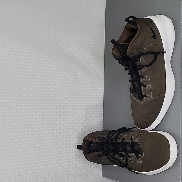 Nike Other - Nike Hyperfresh shoes size 11.5 excellent condition style 759998-200